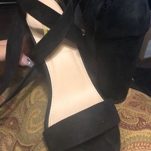 Suede Criss cross Block heels